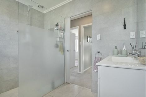 Photo of property in 12 O'connell Place, Havelock North, 4130