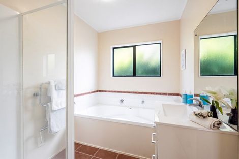 Photo of property in 3/75 Stanley Road, Glenfield, Auckland, 0629