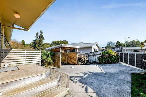 Photo of property in 19 Chartwell Drive, Eltham, 4322