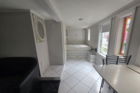 Photo of property in 15 Nairn Street, Mount Cook, Wellington, 6011