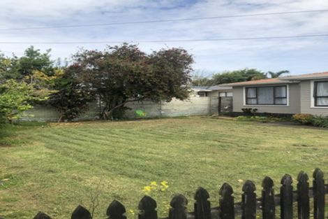 Photo of property in 17 Matapouri Road, Mangere Bridge, Auckland, 2022