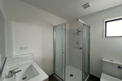 Photo of property in 2 Mikoikoi Crescent, Mangere Bridge, Auckland, 2022