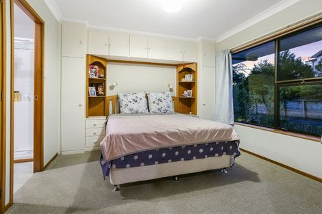 Photo of property in 70b Roberts Road, Glenfield, Auckland, 0629
