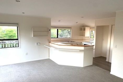 Photo of property in 3 Fayette Place, Te Atatu South, Auckland, 0610