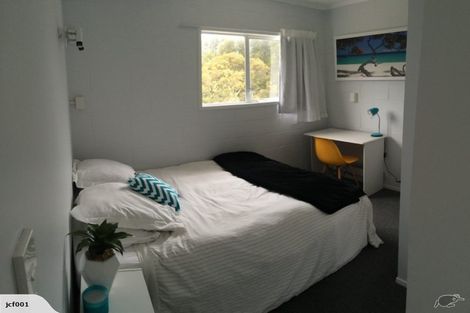 Photo of property in 14 Tarahanga Street, Northcote, Auckland, 0627