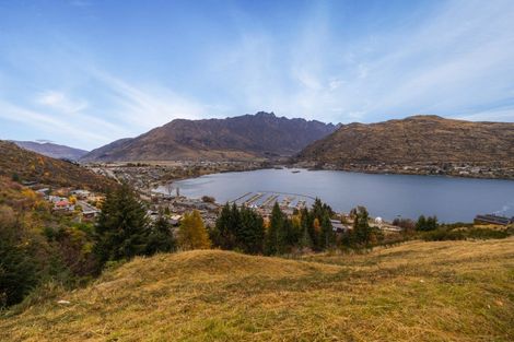 Photo of property in 44 Angelo Drive, Queenstown Hill, Queenstown, 9300