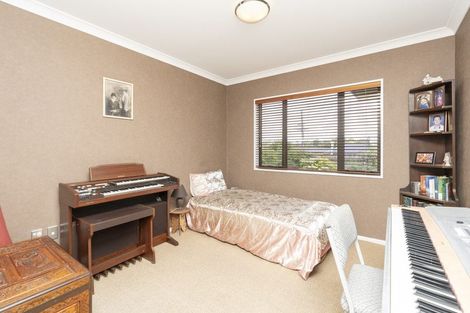 Photo of property in 2 Thomson Avenue, Dinsdale, Hamilton, 3204