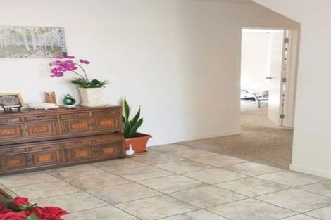 Photo of property in 6 Ponderosa Drive, Oteha, Auckland, 0632