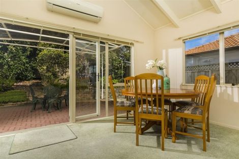 Photo of property in 18 Graven Court, Henderson, Auckland, 0612