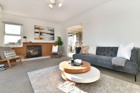 Photo of property in 15 Hand Road, Helensville, 0800