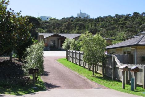 Photo of property in 9 Helen Ryburn Place, Torbay, Auckland, 0630