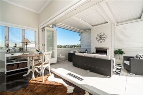Photo of property in 41 Seaview Avenue, Northcote, Auckland, 0627