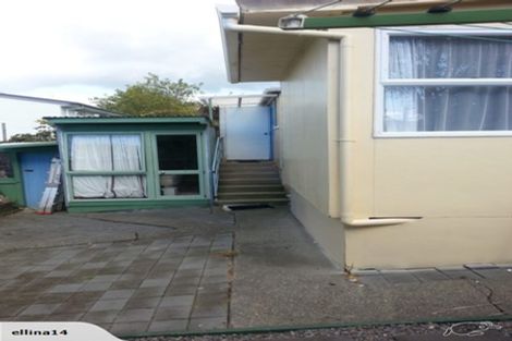 Photo of property in 47 Greenslade Crescent, Northcote, Auckland, 0627