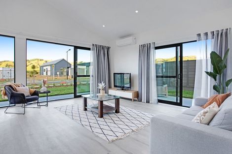 Photo of property in 1 Lamont Place, Waikanae, 5036