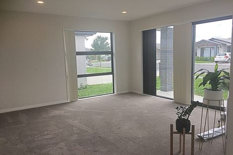 Photo of property in 18 Treestump Road, Takanini, 2112