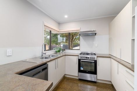 Photo of property in 10 Castle Way, Beckenham, Christchurch, 8023