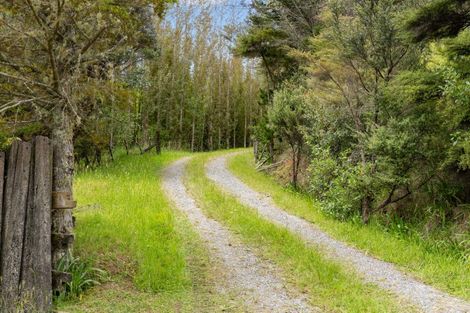 Photo of property in 28 Brick Bay Drive, Sandspit, Warkworth, 0982