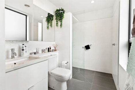 Photo of property in 220 Hobsonville Point Road, Hobsonville, Auckland, 0616