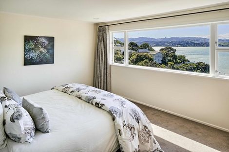 Photo of property in 2 Seaview Road, Paremata, Porirua, 5024