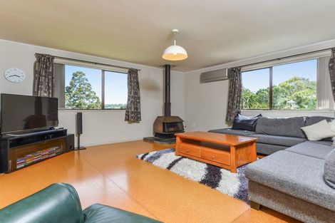 Photo of property in 10 Glenbervie Crescent, Massey, Auckland, 0614