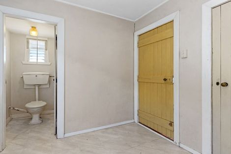 Photo of property in 337 Ferry Road, Waltham, Christchurch, 8011