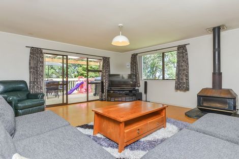 Photo of property in 10 Glenbervie Crescent, Massey, Auckland, 0614