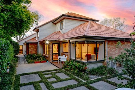 Photo of property in 22 Taylor Street, Cambridge, 3434