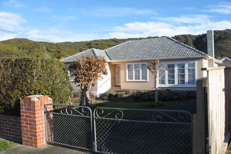 Photo of property in 23 Hay Street, Wainuiomata, Lower Hutt, 5014