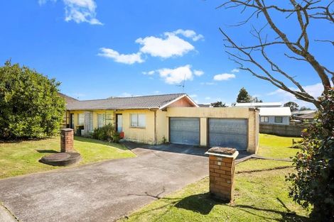 Photo of property in 2 Paton Avenue, Te Atatu South, Auckland, 0610