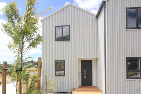 Photo of property in 72 Tiketike Way, Brooklyn, Wellington, 6021