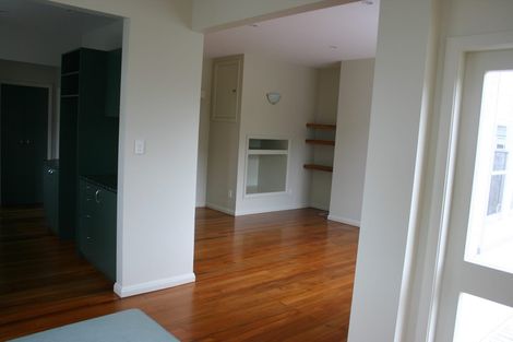 Photo of property in 2 Rodney Street, Northland, Wellington, 6012