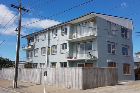 Photo of property in 102u1 Lyall Parade, Lyall Bay, Wellington, 6022