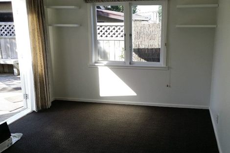 Photo of property in 25 Rua Street, Lyall Bay, Wellington, 6022