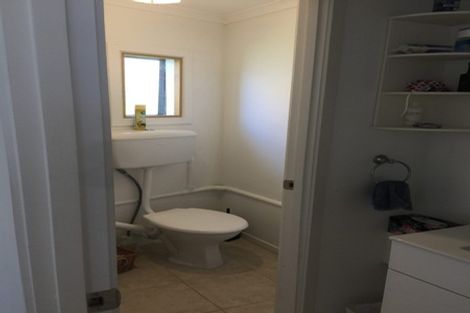 Photo of property in 57 Fairmount Road, Titirangi, Auckland, 0604