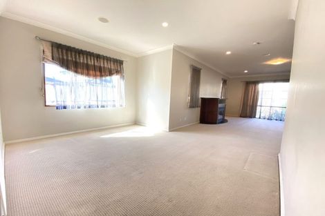 Photo of property in 15 Kaseng Place, East Tamaki Heights, Auckland, 2016