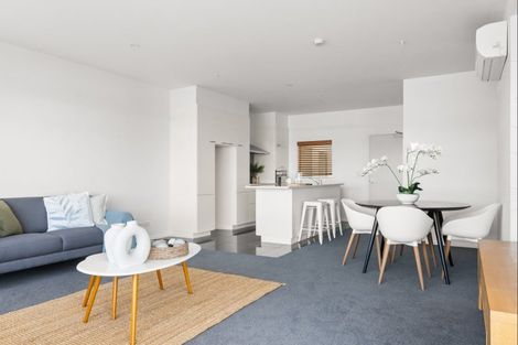Photo of property in Marina View Apartments, 303/4 Reads Quay, Gisborne, 4010