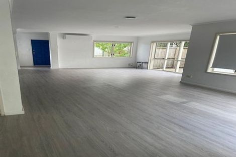 Photo of property in 3 Dainton Place, New Lynn, Auckland, 0600