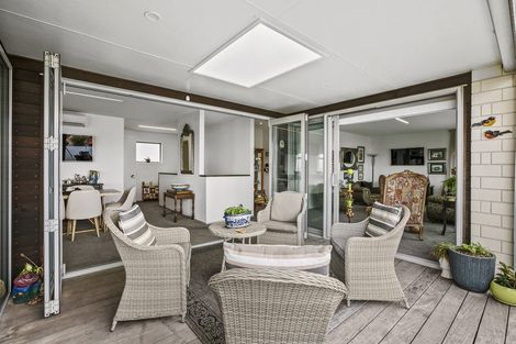Photo of property in 21 Hine Street, New Plymouth, 4310