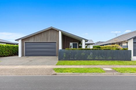 Photo of property in 70 Penetaka Heights, Pyes Pa, Tauranga, 3112