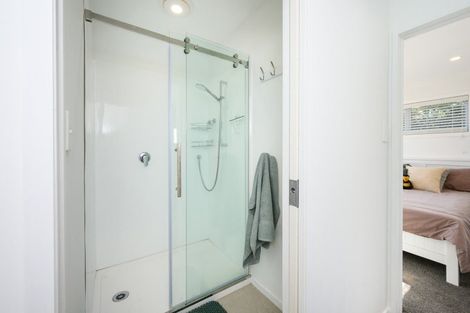 Photo of property in 10 Gladys Place, Kelvin Grove, Palmerston North, 4414