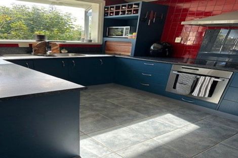 Photo of property in 5 Sharda Grove, Paraparaumu Beach, Paraparaumu, 5032