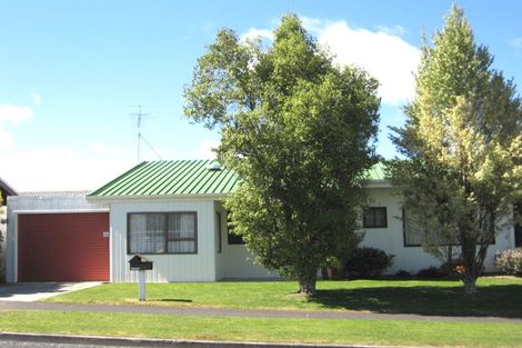 Photo of property in 10 Reeves Road, Acacia Bay, Taupo, 3330