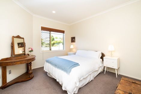 Photo of property in 57 Hikanui Drive, Havelock North, 4130