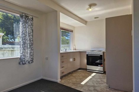 Photo of property in 12 Karaka Street, Merrilands, New Plymouth, 4312