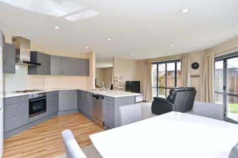 Photo of property in 27 Coolspring Way, Redwood, Christchurch, 8051