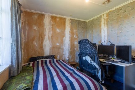 Photo of property in 79 Salford Street, Newlands, Wellington, 6037