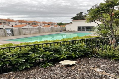 Photo of property in 7/21 Armoy Drive, East Tamaki, Auckland, 2016