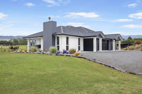 Photo of property in 335 Muhunoa Road East, Muhunoa East, Levin, 5570