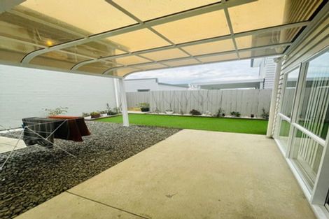 Photo of property in 28 Hollowout Street, Takanini, 2112