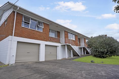 Photo of property in 3/68 Rua Road, Glen Eden, Auckland, 0602